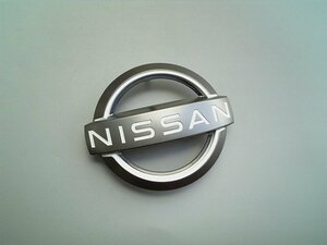 日産純正 新 NISSANロゴ フロント CI エンブレム E52 E51 エルグランド C27 C26 セレナ NV350 キャラバン B35 ラフェスタ NV200 NV350