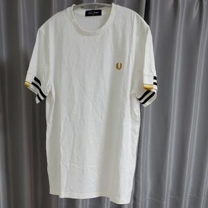 FRED PERRY tシャツ