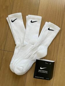 【新品】NIKE 靴下 ホワイト ３Ｐ 23-25㎝ ナイキ