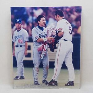 ◆立浪和義 2000本安打達成 記念パネル 清原から花束贈呈 平成15年7月5日VS巨人 東京ドーム 中日スポーツ◆N2155