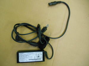 Panasonic AC adapter CF-AA6412C M2 16V 4.06A outer diameter 5.5 inside diameter 2.6 (2