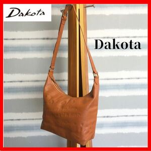 【Dakota】ダコタ　大容量　オールレザー　ショルダーバッグ　A4収納　ブラウン　茶　ロゴ　型押し　レザー　ネプチューン　シボ革　三日月