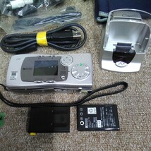 c3684 リコー RICOH Caplio PR10 箱、説明書、充電スタンド、電源ケーブルなし　バッテリー付 _画像3