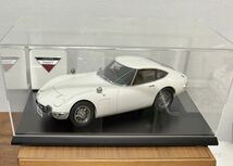 デアゴスティーニ トヨタ2000GT 組立て完成品 1/10スケールモデル／冊子1号〜65号／復刻版エンブレム付き_画像1