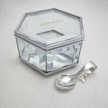 【２点】ミキモト MIKIMOTO 御木本 シルバー SILVER 銀 ベビースプーン(リボン タイプ)&ガラス製 ボックス まとめて_画像1