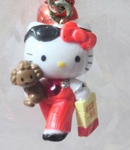 ご当地 地域 限定 ハローキティ Hello Kitty 東京駅 一番街 マスコット 根付け ストラップ 買い物 犬 プードル パンツスタイル 2009年 red_画像2