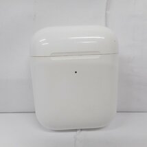 Th46091-1 Apple ワイヤレスイヤホン AirPods MRXJ2J/A 中古_画像2