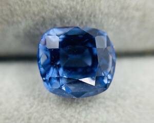 スリランカ産天然ブルーサファイア 2.58ct ルースストーン. 