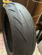 中古MCタイヤ 2022年製造 BRIDGESTONE BATTLAX S22 190/55ZR17 バトラックス ハイパースポーツ 190 55 17 5222 M3143_画像5