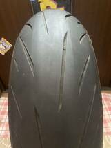 中古MCタイヤ 2021年製造 BRIDGESTONE BATTLAX S22 190/55ZR17 バトラックス ハイパースポーツ 190 55 17 4421 M3148_画像1