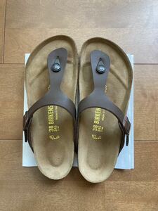 ［使用回数3回程度］ビルケンシュトック BIRKENSTOCK サンダル ギゼ　24.5 レディース