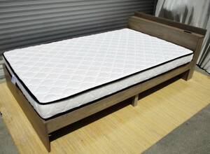 セミダブルサイズ　ベッドフレーム　マットレス付き　2口コンセント　ヘッドボード棚　木製　寝具　引き取り歓迎
