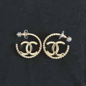1 jpy ~CHANEL / Chanel / earrings / here Mark / accessory / Vintage / Gold / rhinestone / stamp equipped 