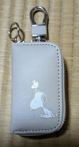 Snoopy　スヌーピー　カラビナ付き　スマート　キーケース