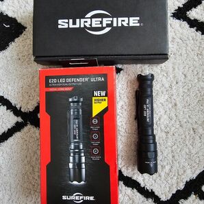 SUREFIRE(シュアファイア)E2DLU-A E2D DIFENDER ULTRA 2段階調光 1000-5ルーメン　 