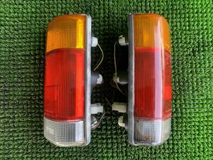 ●Buy Now値段●Subaru　Sambar KV3 KV4 Genuine Tail lampランプ leftright Tail lampLight Tail lampレンズ ストップランプ