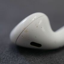 Apple AirPods エアーポッズ USED品 左イヤホンのみ L 片耳 A2031 第二世代 正規品 MV7N2J/A 完動品 中古 T V9169_画像6