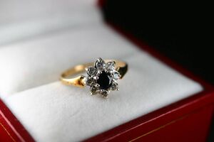 極上 英国 イギリス 1989年 ゴールド リング 指輪 レディース 天然 サファイヤ 9ct 9カラット 純金率 375 J53