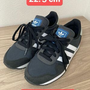 adidas スニーカー22.５cm 使用少ない美品