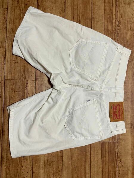 Levi''s ホワイトデニムハーフパンツ　半ズボン 505 Ｗ28