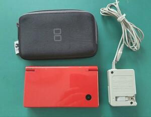 [ б/у * хорошая вещь ]Nintendo DSi Red корпус, зарядное устройство, мягкий чехол есть B17