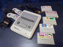 任天堂 スーパーファミコン 前期 初期 本体美品 SFC 可愛い すぐ遊べるセット コントローラーアダプタ ケーブル ソフト5本 桃鉄_画像1