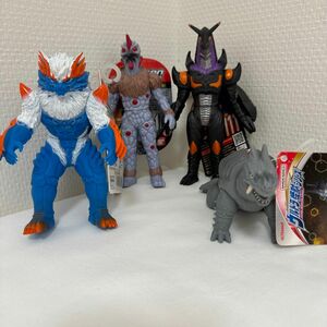 バンダイウルトラ怪獣シリーズ　タグ付き新品　ホロボロス　ギガデロス　ナックル星人　パゴス