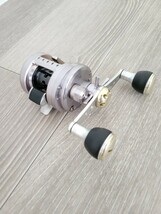 廃盤 希少 シマノ 11 カルカッタコンクエスト 50DC SHIMANO CALCUTTA CONQUEST 右巻き スタジオオーシャンマーク製ハンドル ベイトリール_画像1