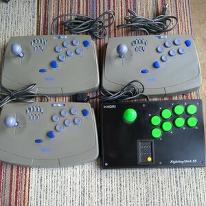 現状品　ゲームコントローラー　セガサターン　 バーチャスティック　ファイティングスティック　SS　まとめ売り まとめて 4台 SEGA hori