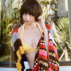 AKB48雑誌篠田麻里子写真集まセット売り