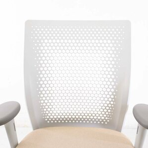 vitra. ヴィトラ【ID Air】ID Chair Concept IDチェア デスクチェア 肘付き 布張り ベージュ系 アントニオ・チッテリオ IDエア★829h22の画像3