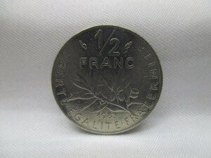 【外国銭】フランス 1/2フラン？ 1983年 詳細不明 コイン 硬貨 1枚