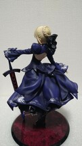 (中古品)　Fate/Grand Order セイバー/アルトリア・ペンドラゴン[オルタ] ドレスVer. 1/7 完成品フィギュア[アルター]_画像4