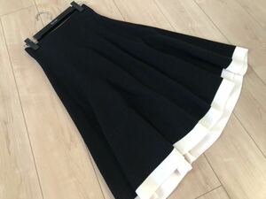 TOBECHIC トゥービーシック　未使用　定価31,900円　バイカラー　ニットスカート　38サイズ