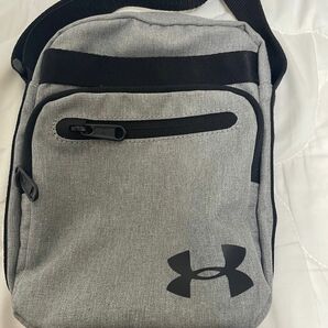 UNDER ARMOR ショルダーバッグ グレー