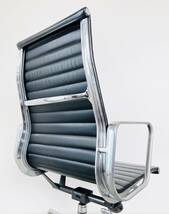 Hermanmiller ハーマンミラー　Eames Aluminum Group Executive Chair/イームズ アルミナムグループ エグゼクティブチェア_画像6