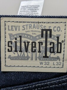 【未使用】LEVI'S シルバータブ　ストレートフィットA3666-0001　2022年製