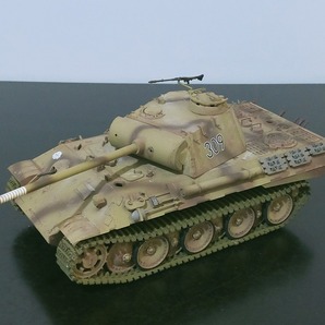 タミヤ 1/35 ドイツ パンサーA型中戦車 塗装済み 完成品 戦車兵、歩兵付きの画像3