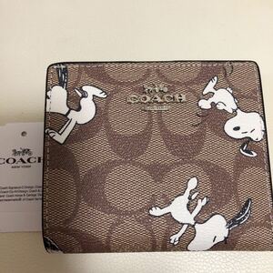 コーチ　coach スヌーピー　二つ折り財布 