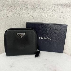 【贅沢品の極み】PRADA プラダ　折り財布 カードケース　コインケース　お札ケース　三角プレート　本革　レザー　サフィアーノ　ブラック 