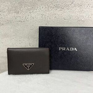 【贅沢品の極み】PRADA プラダ　カードケース　コインケース　名刺入れ　三角プレート　本革　レザー　サフィアーノ　ブラウン 