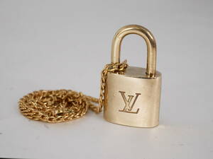 Louis Vuitton Louis Vuitton pado блокировка колье Gold колье есть аксессуары подвеска [ бесплатная доставка ]