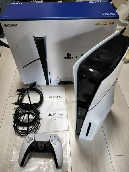 【美品】新型 PlayStation 5 slim CFI-2000A01 ディスクドライブ搭載モデル