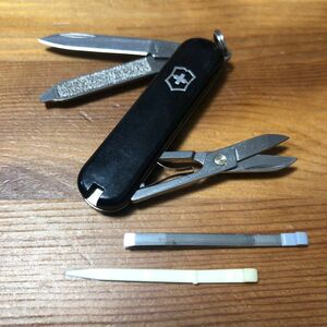 VICTORINOX ビクトリノックス クラシック　スモール マルチツール　ブラック