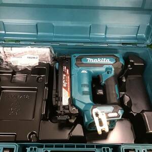 【未使用品】★マキタ(makita) コードレスタッカー ST001GZK