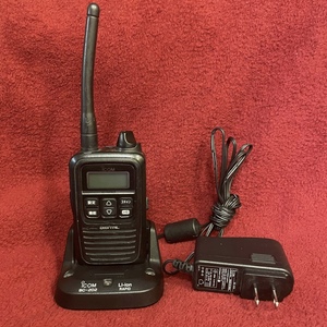アイコム 351MHzデジタル簡易無線機(登録局)IC-DPR3 中古品　充電器BC-202