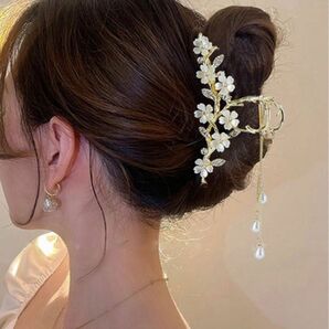 桜　パール　ヘアクリップ　ヘアアクセ　韓国　バンスクリップ　結婚式　パーティー キラキラ 髪飾り 簪 かんざし sakura