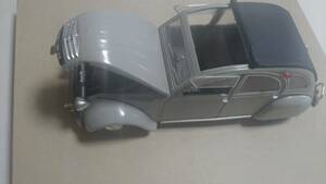 ソリド1/17　シトロエン2CV　グレー