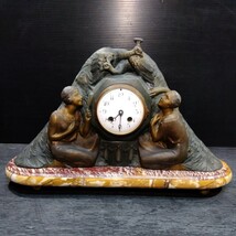 コレクター放出品 現状品 フランス製 古い 置時計 電池式 ゼンマイ式デザイン 彫刻 アンティーク コレクション_画像1