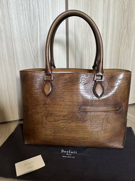 定価50,7万 Berluti Toujours Scritto Leather Tote Bag ベルルッティ トゥジュール トートバッグ カカオブラウン 初期型 希少品